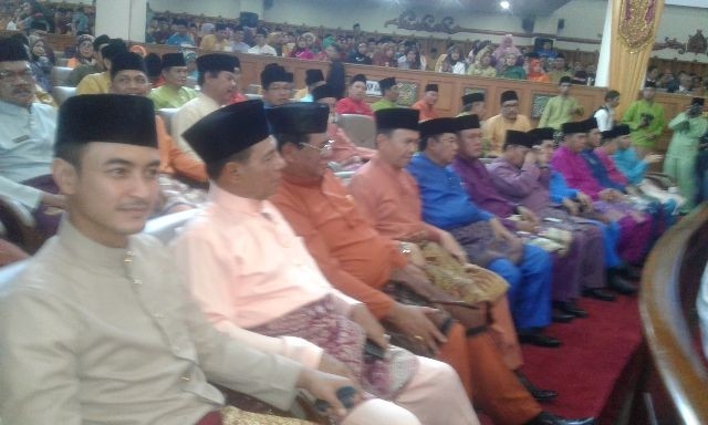 Cagub Jambi terpilih Zumi Zola hadiri di paripurna HUT Provinsi Jambi ke 59 di DPRD Provinsi Jambi (6/1)