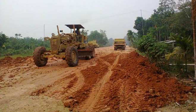 Pembangunan jalan di Tanjab Timur