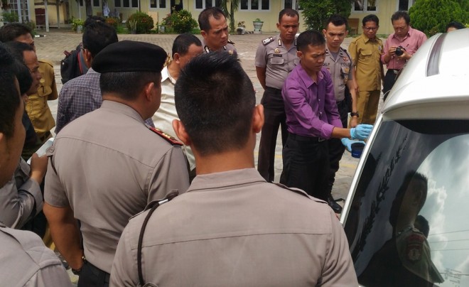 Polisi melakukan olah TKP di Kampus YPSBR siang ini (12/1
