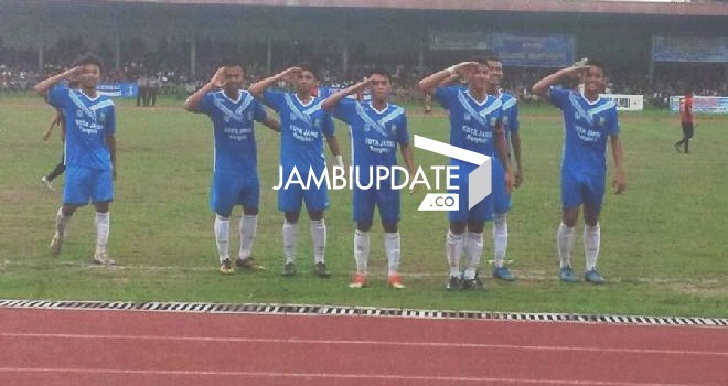 Selebrasi pemain Kota Jambi usai mencetak gol ke gawang Bungo