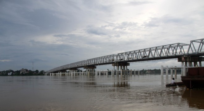 Sungai Batanghari tepatnya di Jembatan Aurduri II
