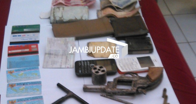 Barang bukti yang diamankan oleh Polsek Merangin