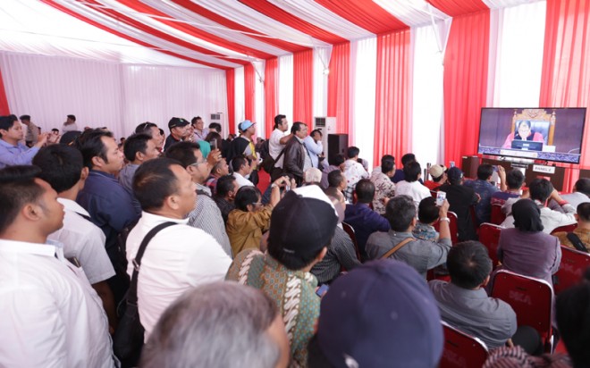 Persidangan di MK bisa  ditonton dari  luar ruangan sidang di MK