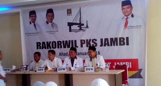 Para pimpinan DPW PKS saat  kegiatan Rakorwil di DPW PKS Jambi