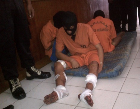 Ketiga pelaku perampokan saat diamankan di Mapores Merangin