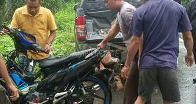 Motor dan mobil yang terlibat laka lantas tadi siang.