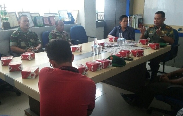 Danrem 042?Garuda Putih, Kolonel Inf Makmur saat mengunjungi Jambi Ekspres, Rabu (10/2).