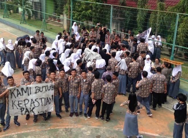 Aksi demo siswa SMAN 1 karena terancam tak bisa ikut SNMPTN.