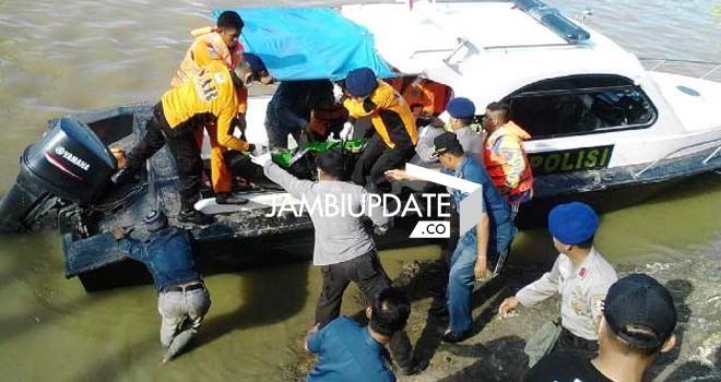 Evakuasi Jenazah korban Tug Boat tenggelam beberapa waktu lalu.