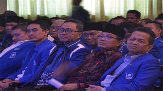Zumi Zola, Zulkifli Hasan, Fachrori Umar dan Sutrinso Bachir dalam sebuah acara beberapa waktu lalu