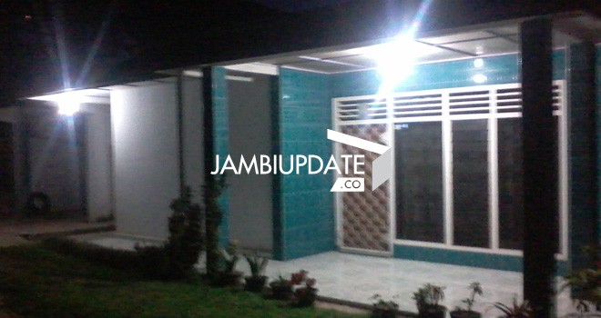 Rumah milik Syaiful Anwar yang digrebek polisi tadi malam (7/3)