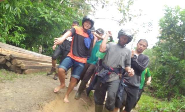 Helpi saat dievakuasi warga beberapa waktu lalu. Kini kesehatannya sudah mulai membaik