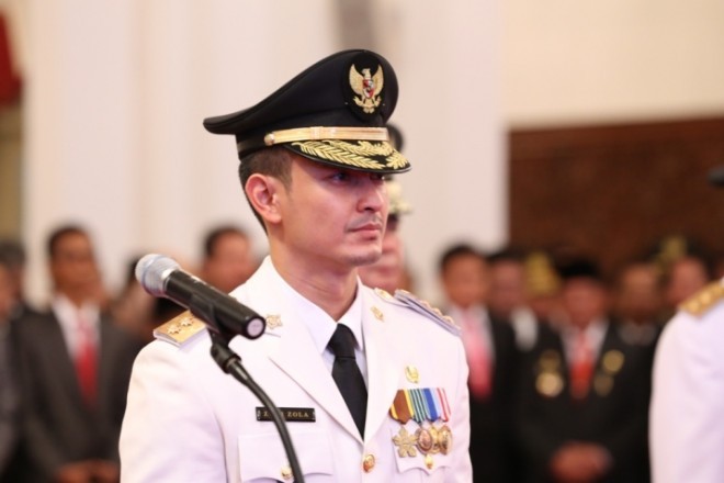 Gubernur Jambi, Zumi Zola