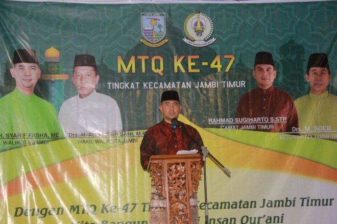 Walikota Jambi SY Fasha membuka MTQ di Kecamatan Jambi Timur, Rabu (23/3)