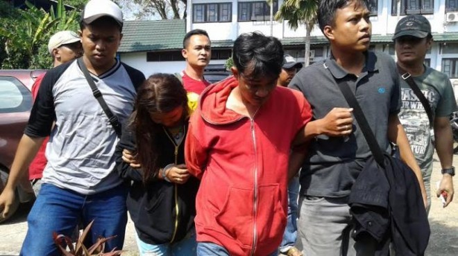 Ardi Nata saat digelandang ke Kantor BNNP Jambi usai ditangkap di Palembang, Agustus 2015.