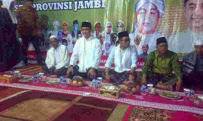 Menaker Hamid Dakhiri di dampingi Gubernur Jambi Zumi Zola