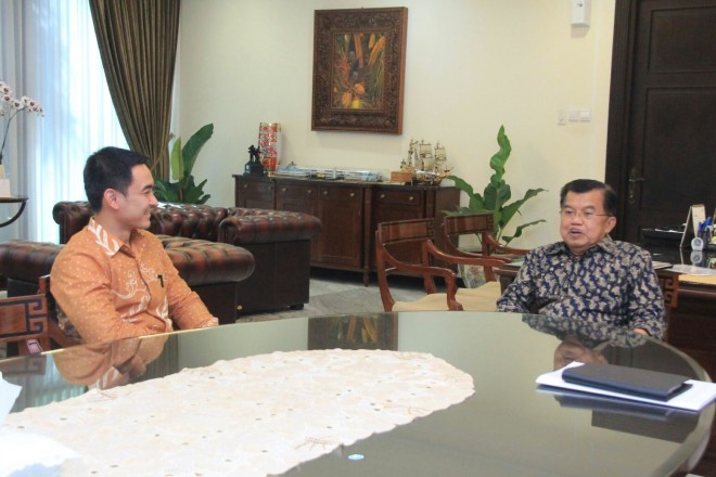 Zumi Zola saat menghadap Wapres Jusuf Kalla