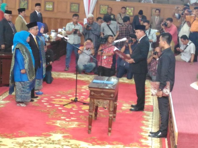 Pelantikan anggota DPRD Provinsi Jambi pengganti antar waktu Selasa sore (12/4) di DPRD Provinsi Jambi