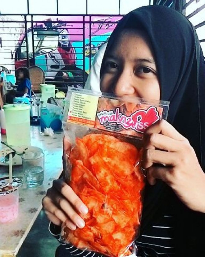 Keripik maknyus, gurih dan enak