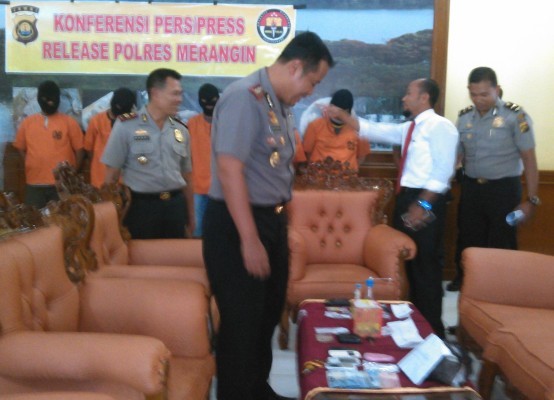 Polres Merangin saat melakukan expose, Rabu (20/4)