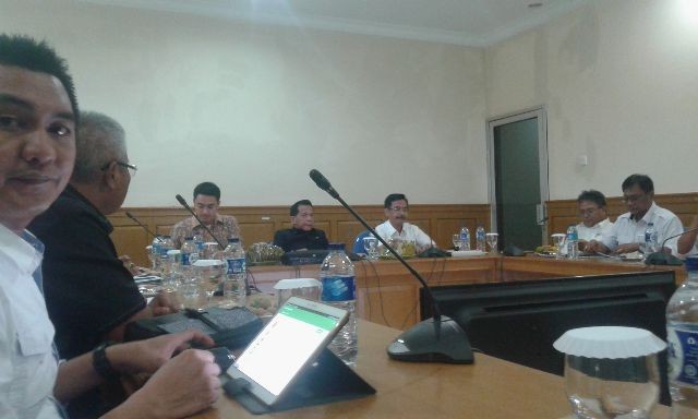 Suasana pertemuan Wakil Ketua BPK RI Dr Rizal Jalil dan  Balai Besar Jalan Nasional II di Padang yang juga dihadiri Gubernur Jambi Zumi Zola