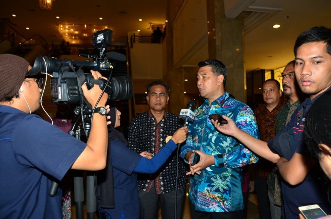 Walikota Jambi SY Fasha diwawancarai wartawan nasional di Jakarta beberapa waktu lalu