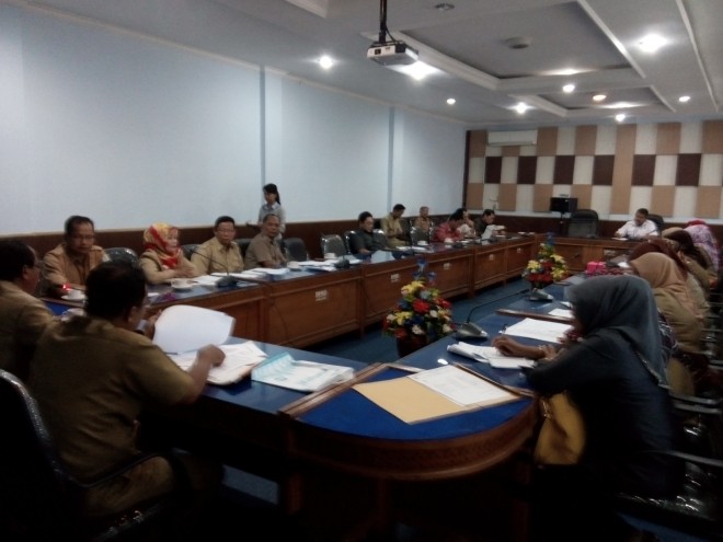 Para kepsek hearing di DPRD Kota Jambi