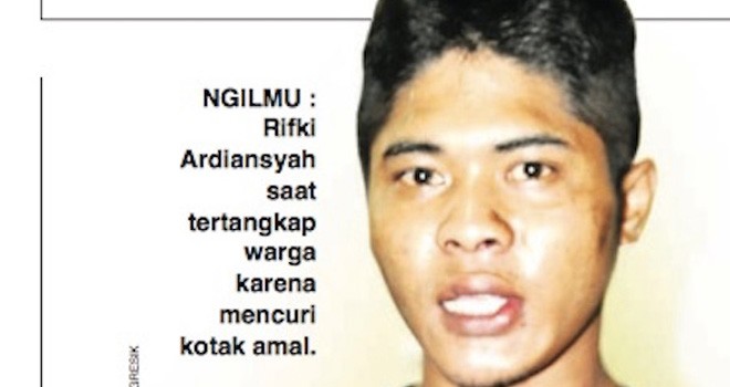 Rifki Ardiansyah yang mencuri kotak amal lalu buang air besar di mimbar musala.