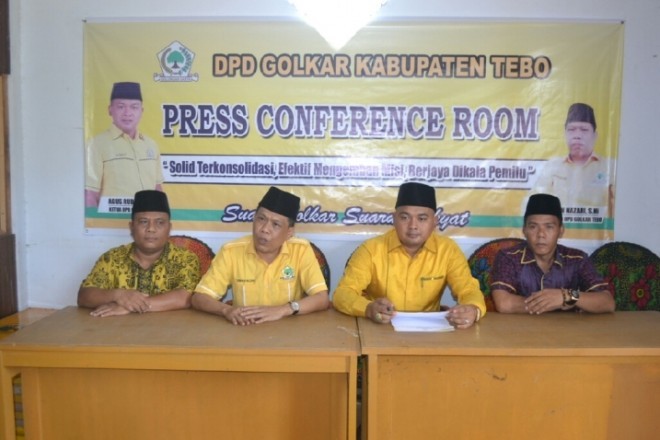 Jumpa pers yang digelar DPD II Golkar Tebo beberapa waktu lalu