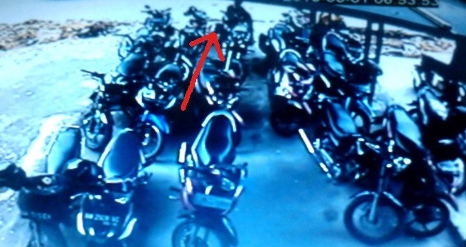 Aksi curanmor yang terekam CCTV dikantor Batanghari Vision.