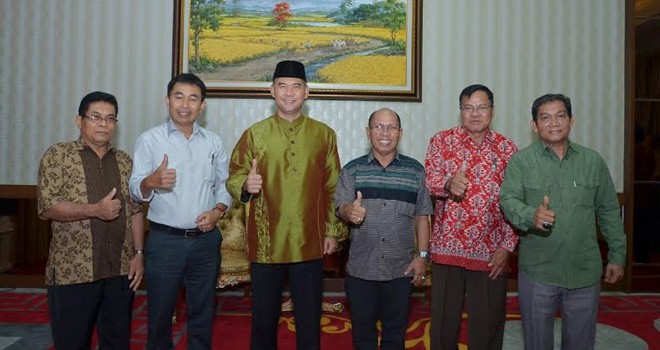 Foto Bersama Staf Ahli Gubernur Kalimantan Tengah, Bupati Kapuas dan Bupati Katingan