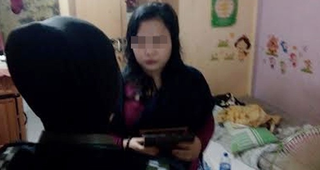 Wanita yang diamankan oleh Satuan Polisi Pamong Praja Kota Jambi