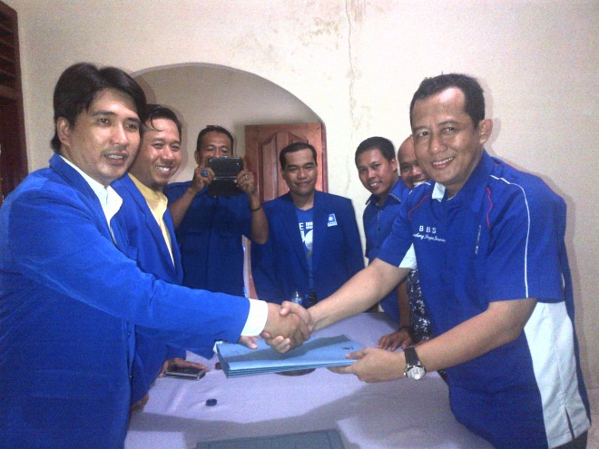 BBS (kanan) mendaftar di DPD PAN Muaro Jambi