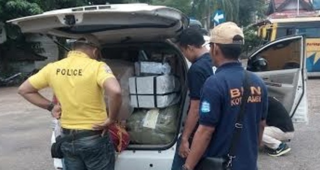 Mobil travel AKDP di treminal Alam Barajo di Razia pihak BNNK Jambi.