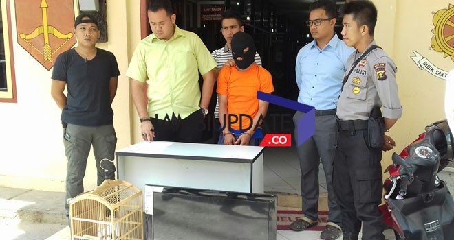 Eko Desriyanto (pakai baju tahanan) berhasil diamankan aparat Polres Bungo Senin kemarin (11/7)
