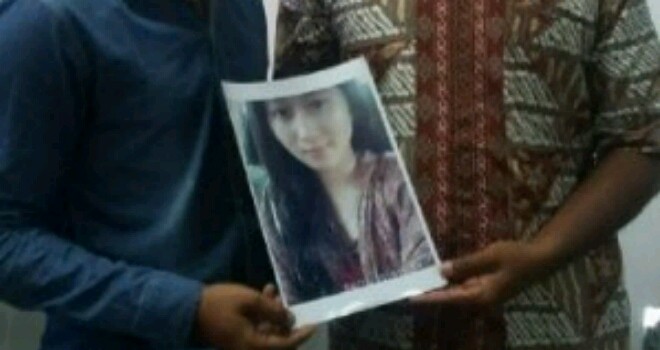 Foto Alm bidan Anita Leonita.