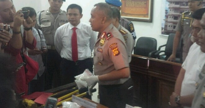  Sabu lebih kurang 1 Kg yang diamankan Anggota Direktorat Reserse Narkoba Polda Jambi.