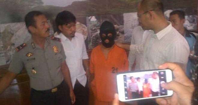 Tersangka pencabulan yang amankan aparat polres Merangin.