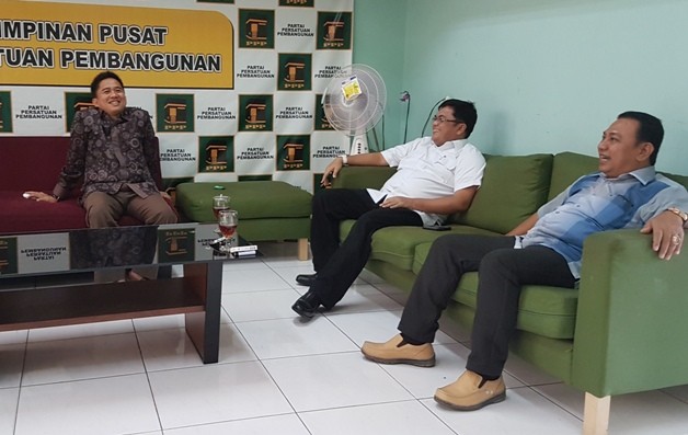 IW (tengah) saat mengikuti fit and propertest di DPP PPP