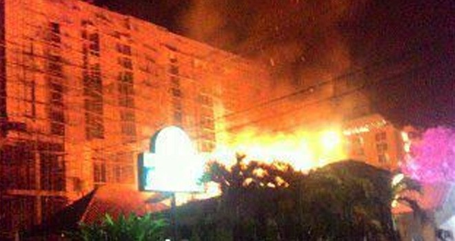 Kebakaran yang berlokasi Jalan Kebun Jeruk, RT 11, Kelurahan Solok Sipin, Kecamatan Telanaipura Jambi. 