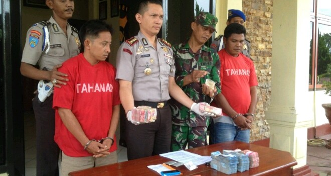 2 tersangka yang berhasil di amankan Polres Sarolangun.