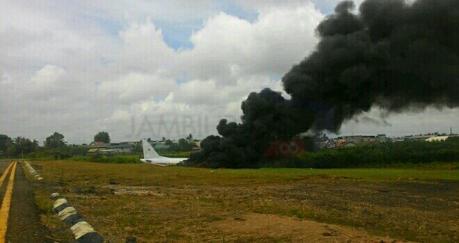 Pesawat Wallet Air terbakar di Bandara Sultan Thaha Jambi, Rabu (31/8).