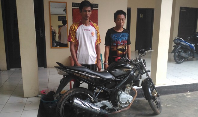 Dua tersangka pencurian sepeda motor (Curanmor) yang berhasil diamankan Satreskrim Polsekta Muarabulian.