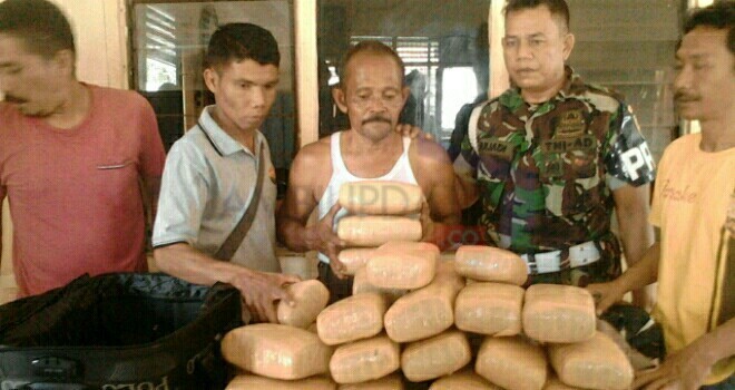 Polres Merangin bersama Anggota Kodim 0240 sarko amankan Seorang kakek yang membawa narkoba jenis sabu.