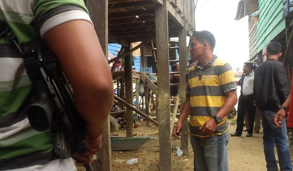 Aparat Kepolisian saat melakukan pengrebekan di Pulau Pandan beberapa waktu lalu. 