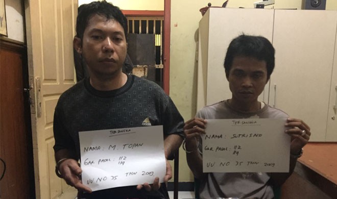 Dua pelaku penyalahgunan narkotika jenis Sabu yang diamankan Polresta Jambi.