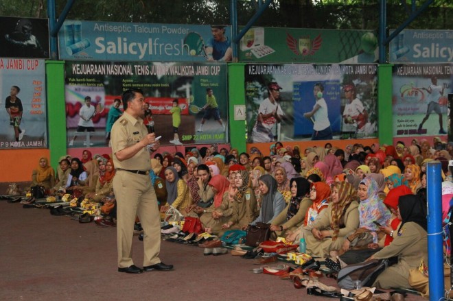 Walikota Tanggapi Curhat, Guru Honorer Puas