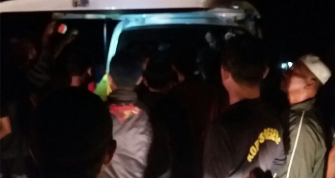 Korban Peti yang tewas saat dibawa mobil ambulan.