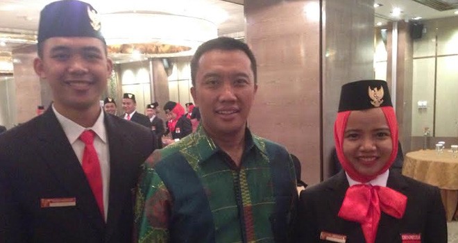 2 Mahasiwa asal Jambi bersama Menpora Imam Nahrawi.