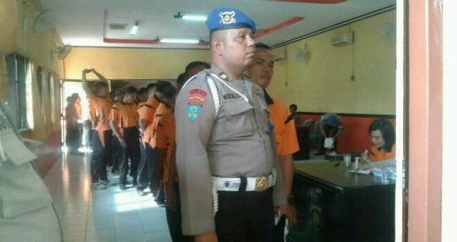 Tes urine yang dilakukan di Mapolresta Jambi pagi tadi.